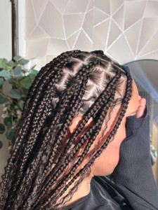 Photo de galerie - Tresse sur cheveux bouclés 