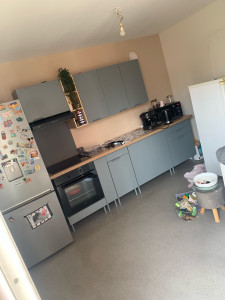 Photo de galerie - Peinture complète cuisine et assemblage de cuisine au mur la Cliente très satisfaite 