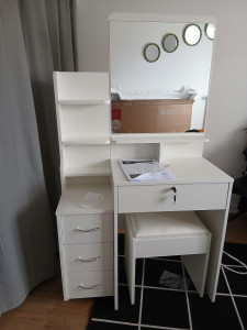 Photo de galerie - Coiffeuse 