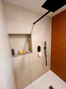 Photo de galerie - Salle de Bain : Douche et accessoires