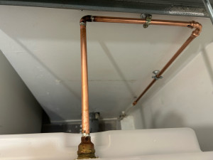 Photo de galerie - Réseau eau froide wc suspendu .