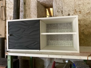 Photo de galerie - Fabrication petit meuble de rangement WC