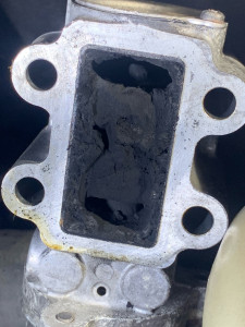 Photo de galerie - Un client m’a contacter ,Toyota avensis témoin moteur qui clignote par intermittence la vanne egr complètement bouché !!!