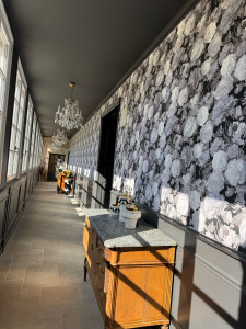 Photo de galerie - Pose du papier peint !