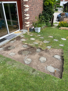 Photo de galerie - Terrassement et pose de plot béton pour terrasse