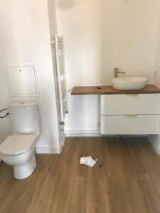 Photo de galerie - Pose meuble vasque et toilette