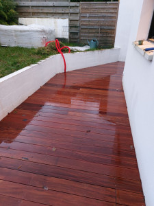 Photo de galerie - Réalisation d'une terrasse en Cumaru.