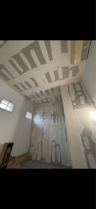 Photo de galerie - Création d’une cloison permettant de séparer 2 apparemment et d’un plafond à 5 mètres de hauteur  