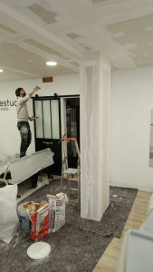 Photo de galerie - Enduits joints a bande placo. 
refaire salle de sports refaire faux Plafond en placo complet. 