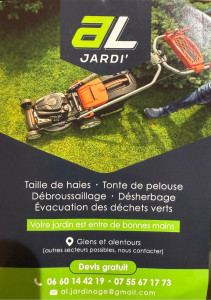 Photo de galerie - Taille de haies, tonte de pelouse, débroussaillage, désherbage, évacuation déchets verts 