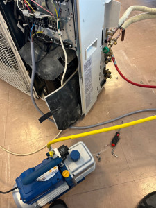 Photo de galerie - Dépannage multisplit Toshiba 