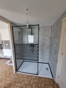 Photo de galerie - Installation de parois de douche verre