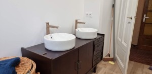 Photo de galerie - Pose meuble double vasque pour un client 