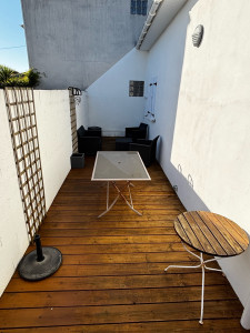 Photo de galerie - Décapage et protection terrasse en Teck 