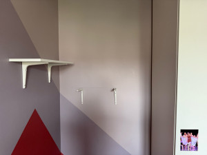 Photo de galerie - Installation d étagère avec équerre 
