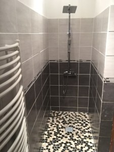 Photo de galerie - Création douche à l’italienne et faïençage 