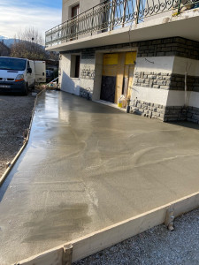 Photo de galerie - Collage des dalles et pose des carrelage