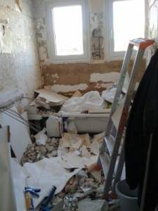 Photo de galerie - démolition de la salle de bain et évacuation des gravois