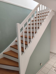 Photo de galerie - Ponçage , vitrification, mise en peinture , ratissage des murs 