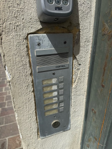 Photo de galerie - Dépannage sur interphone (Résolu)