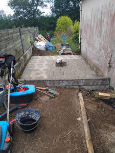 Photo de galerie - Installation sol pour cabanon de jardin