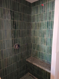 Photo de galerie - Carrelage faïence dans une salle de bain