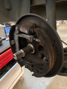 Photo de galerie - Remplacement tambour de frein arrière. 