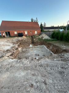 Photo de galerie - Terrassement d’une fosse sceptique et son bac d’épandage 