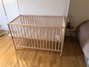 Photo de galerie - Lit à barreaux IKEA 