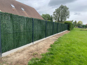 Photo de galerie - Clôture rigide avec fausse haie artificiel 