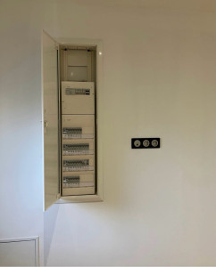 Photo de galerie - Tableau électrique encastré 