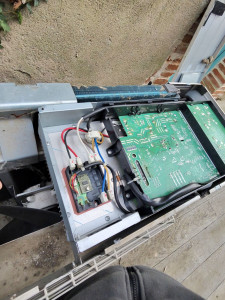 Photo de galerie - Changement de carte électronique 