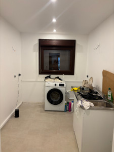 Photo de galerie - Installation spot et câblage pour prise 