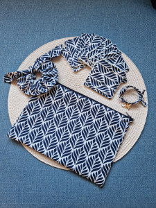 Photo de galerie - Kit offert lingettes, trousse, chouchou et bracelet