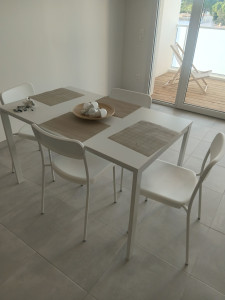 Photo de galerie - Montage de table et chaises IKEA 