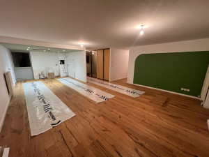 Photo de galerie - Sur cette réalisation, j’ai effectué la pose du sol, l’installation des plaques de plâtre et la peinture, pour un résultat soigné et complet.