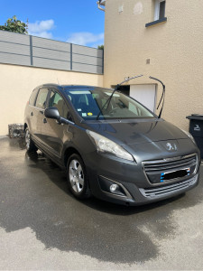 Photo de galerie - Lavage véhicule intérieur/extérieur