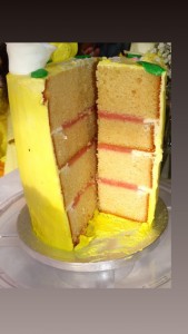 Photo de galerie - Layer cake citron fraise 