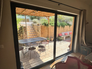 Photo de galerie - Fourniture et installation d’une baie vitrée 2 vantaux en Aluminium 7016