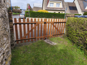 Photo de galerie - Assemblage et pose d'un portail.