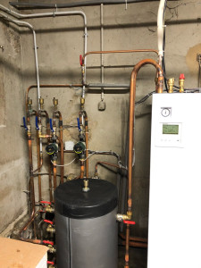 Photo de galerie - Remplacement d’une chaudière fioul par une pompe à chaleur, air,eau Mitsubishi avec kit deux Zone radiateur et plancher chauffant.