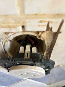 Photo de galerie - Changement de prise électrique 