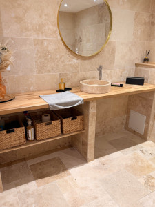 Photo de galerie - Sdb travertin