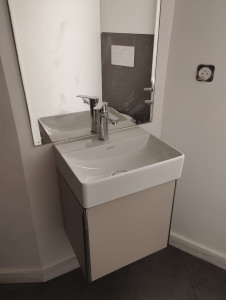 Photo de galerie - Meuble vasque avec mitigeur