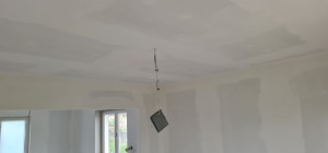 Photo de galerie - Réalisation d'un faux plafond, joints, sous couche 