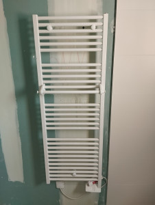 Photo de galerie - Sèche serviette et radiateur