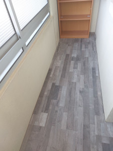 Photo de galerie - Parquet rehaussé de 10cm sur balcon
