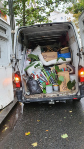 Photo de galerie - Déménagement d´un appartement 2 pièce . Toujours garder un espace pour les plantes...