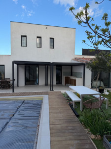 Photo de galerie - Pose de pergola manuelle 