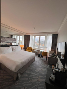 Photo de galerie - C'est une chambre faite a blanc dans un hôtel où j'ai travailler .